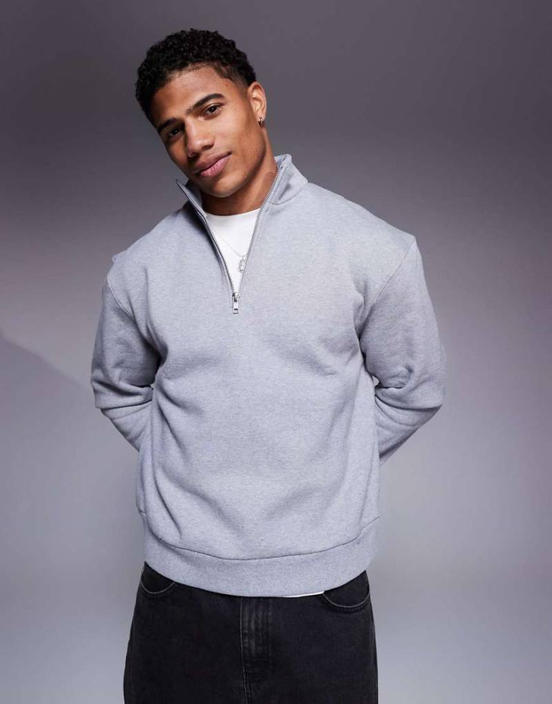 ASOS DESIGN - Premium - Kastiges, schweres Oversize-Sweatshirt in meliertem Grau mit kurzem Reißverschluss, 400 g/m² von ASOS DESIGN