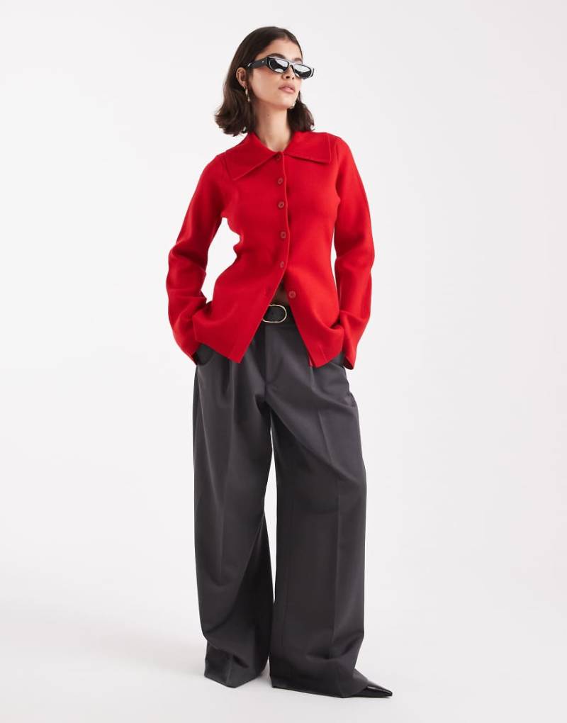 ASOS DESIGN - Premium - Kompakte Strickjacke in Rot mit Kragendetail von ASOS DESIGN