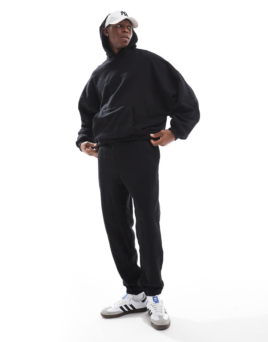 ASOS DESIGN - Premium - Schwere, schmal zulaufende Jogginghose in Schwarz, 400 g/m² von ASOS DESIGN