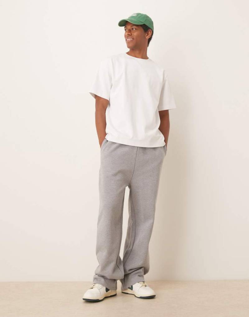 ASOS DESIGN - Premium - Schwere Jogginghose in Grau meliert mit weitem Bein, 400 g/m² von ASOS DESIGN