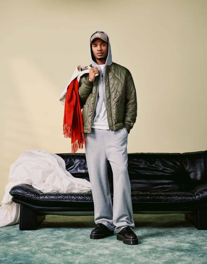 ASOS DESIGN - Hochwertige, weit geschnittene Jogginghose aus schwerem Stoff in meliertem Grau, 400 g/m² von ASOS DESIGN