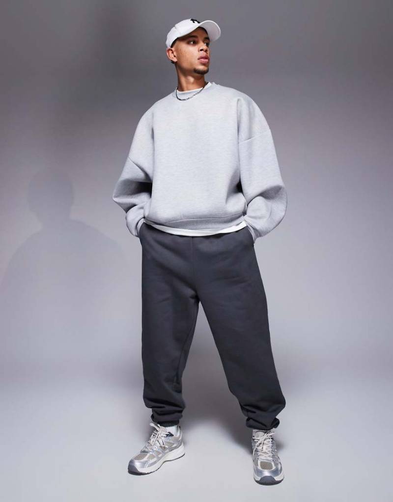 ASOS DESIGN - Premium - Schwere Oversize-Jogginghose in verwaschenem Schwarz, 400 g/m²-Grau von ASOS DESIGN
