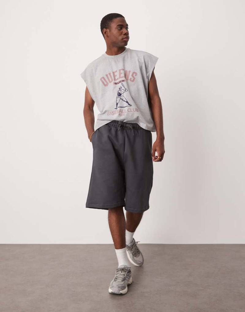 ASOS DESIGN - Oversize-Shorts aus 400g/m² schwerem Stoff in Anthrazit-Grau von ASOS DESIGN