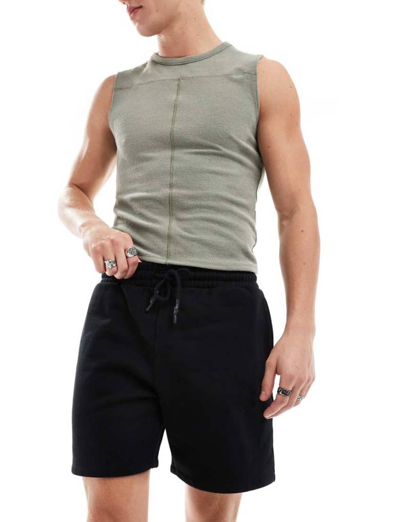 ASOS DESIGN - Oversize-Shorts aus schwerem Material in Schwarz von ASOS DESIGN