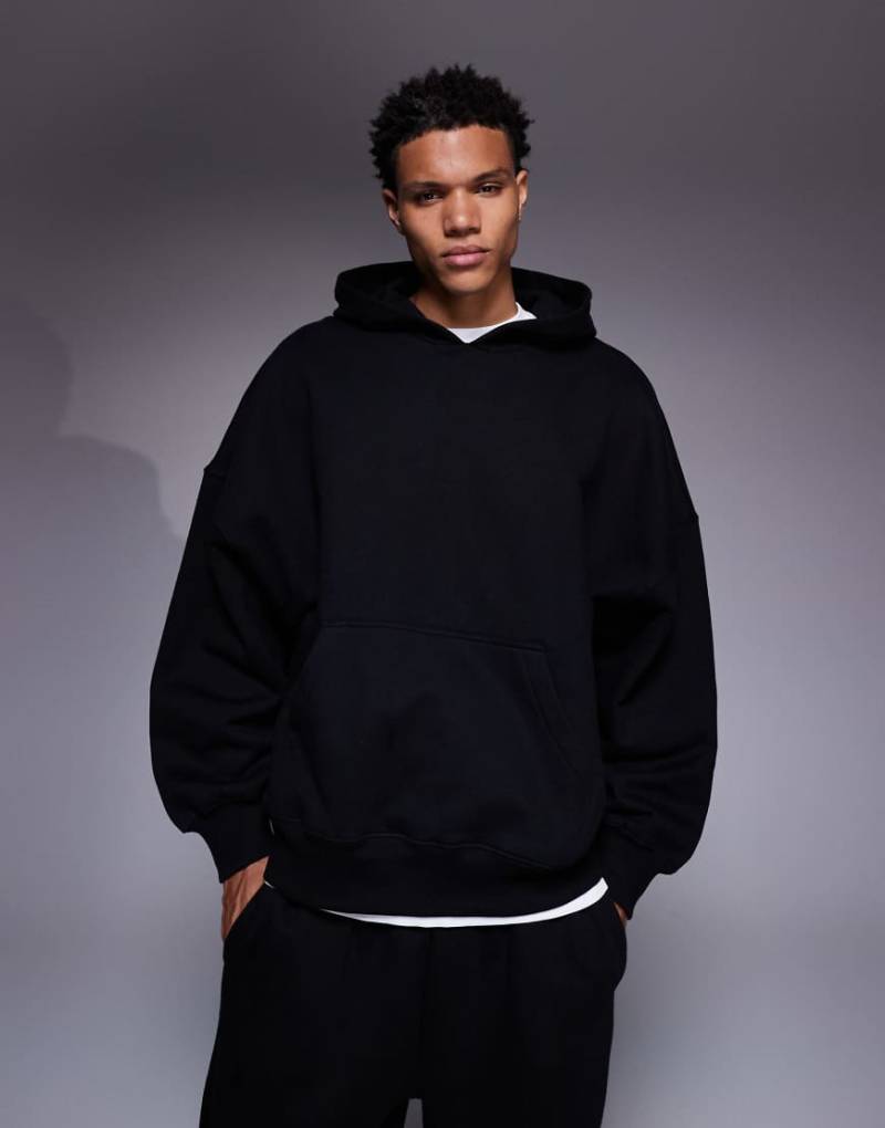 ASOS DESIGN - Premium - Schwerer Kapuzenpullover in Schwarz mit extremem Oversize-Schnitt, 400 g/m² von ASOS DESIGN