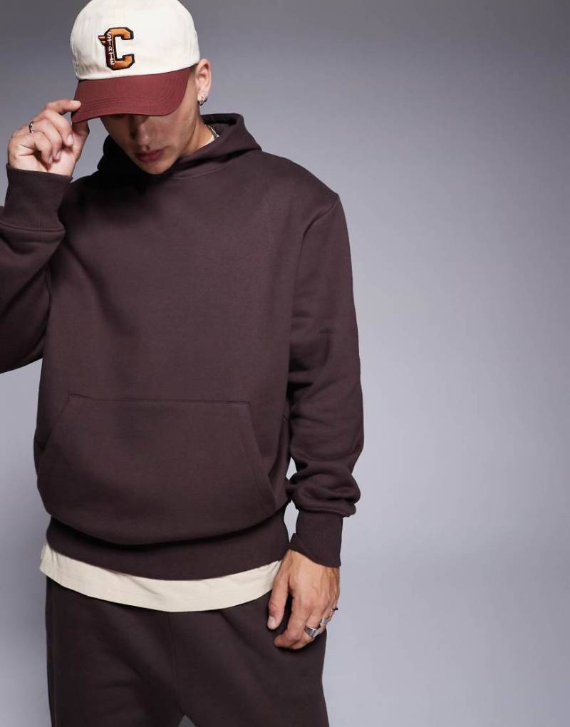 ASOS DESIGN - Premium - Schwerer Oversize-Kapuzenpullover in Braun, 400 g/m² von ASOS DESIGN