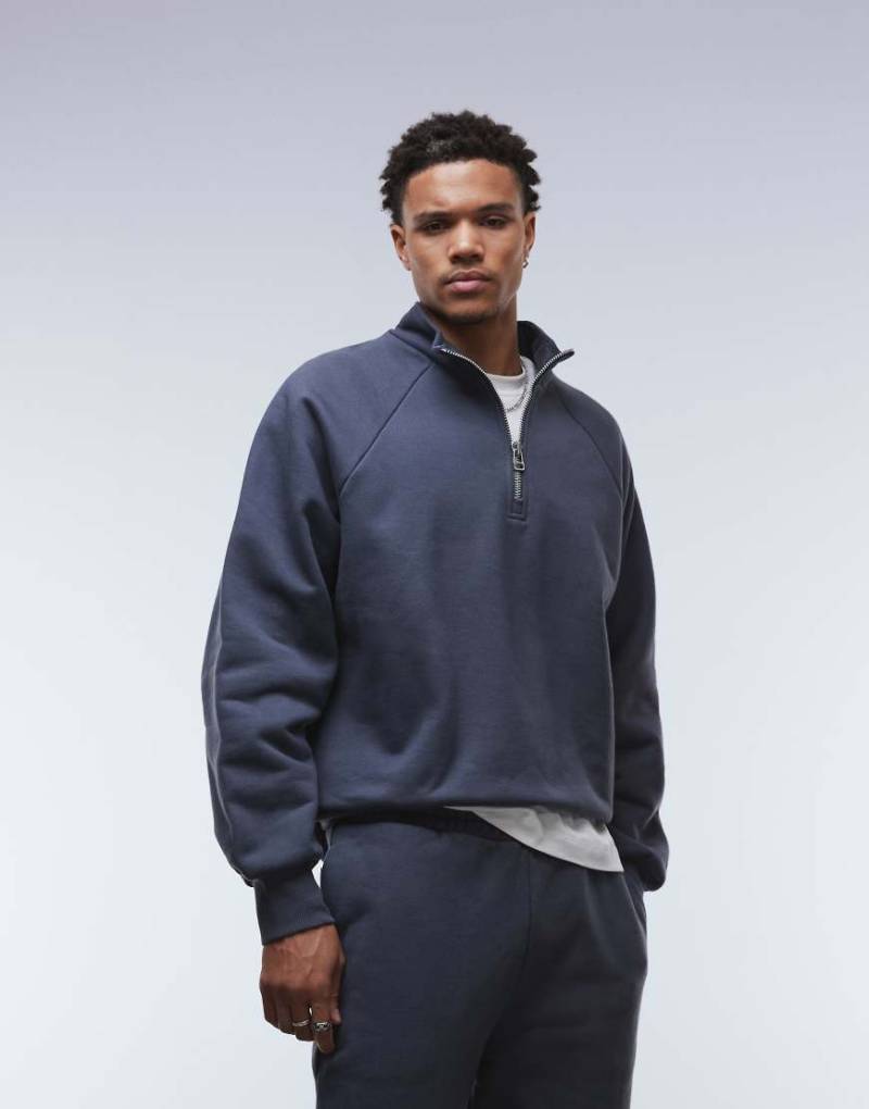 ASOS DESIGN - Premium - Schweres Oversize-Sweatshirt in Marineblau mit kurzem Reißverschluss, 650 g/m² von ASOS DESIGN
