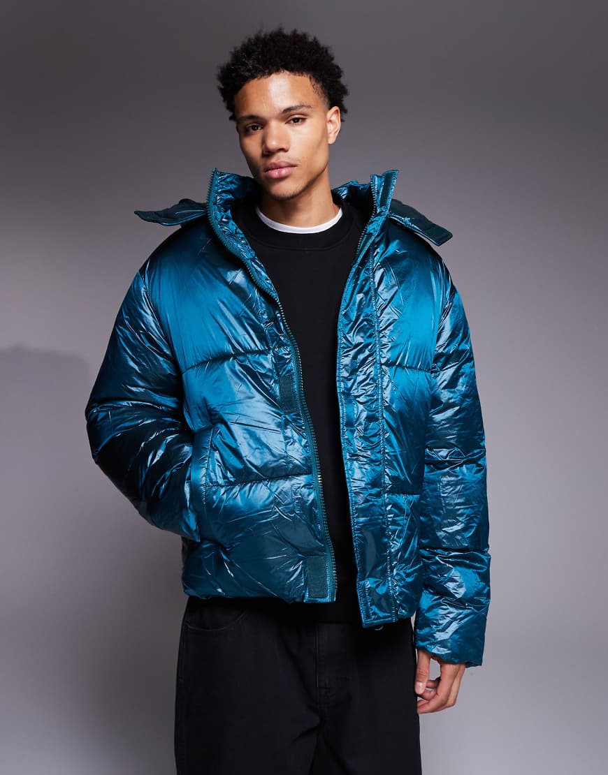 ASOS DESIGN - Pufferjacke in blauer Hochglanzoptik von ASOS DESIGN