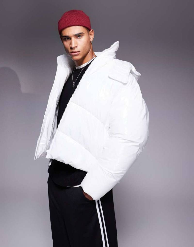 ASOS DESIGN - Pufferjacke in hochglänzendem Weiß von ASOS DESIGN