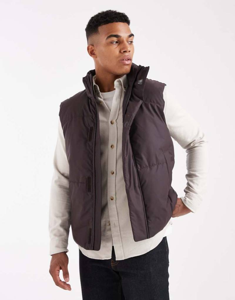 ASOS DESIGN - Pufferweste in Burgunderrot von ASOS DESIGN