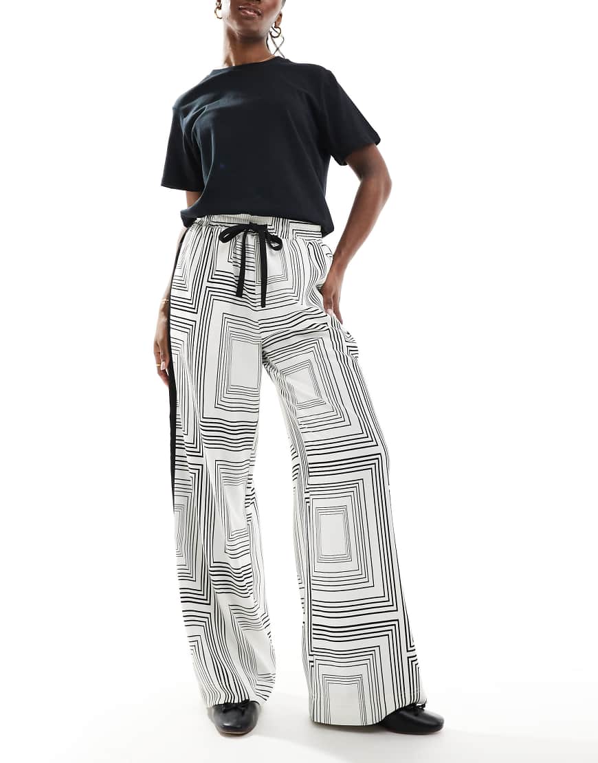 ASOS DESIGN - Pull-on-Hose in Schwarzweiß mit Kontrastbahn und geometrischem Muster-Bunt ASOS DESIGN - Pull-on-Hose in Schwarzweiß mit Kontrastbahn und geometrischem Muster-Bunt von ASOS DESIGN