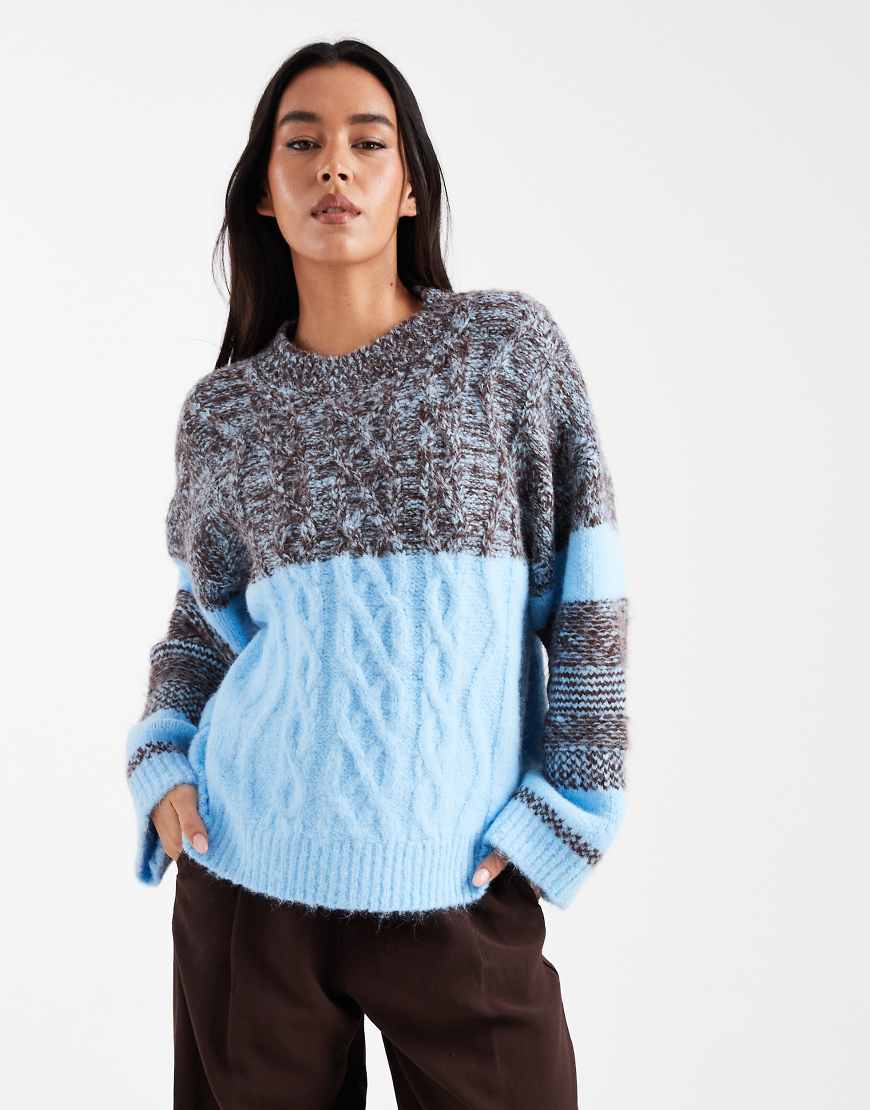ASOS DESIGN - Pullover aus Strickmix mit Zopfmuster in verschiedenen Farben-Blau von ASOS DESIGN