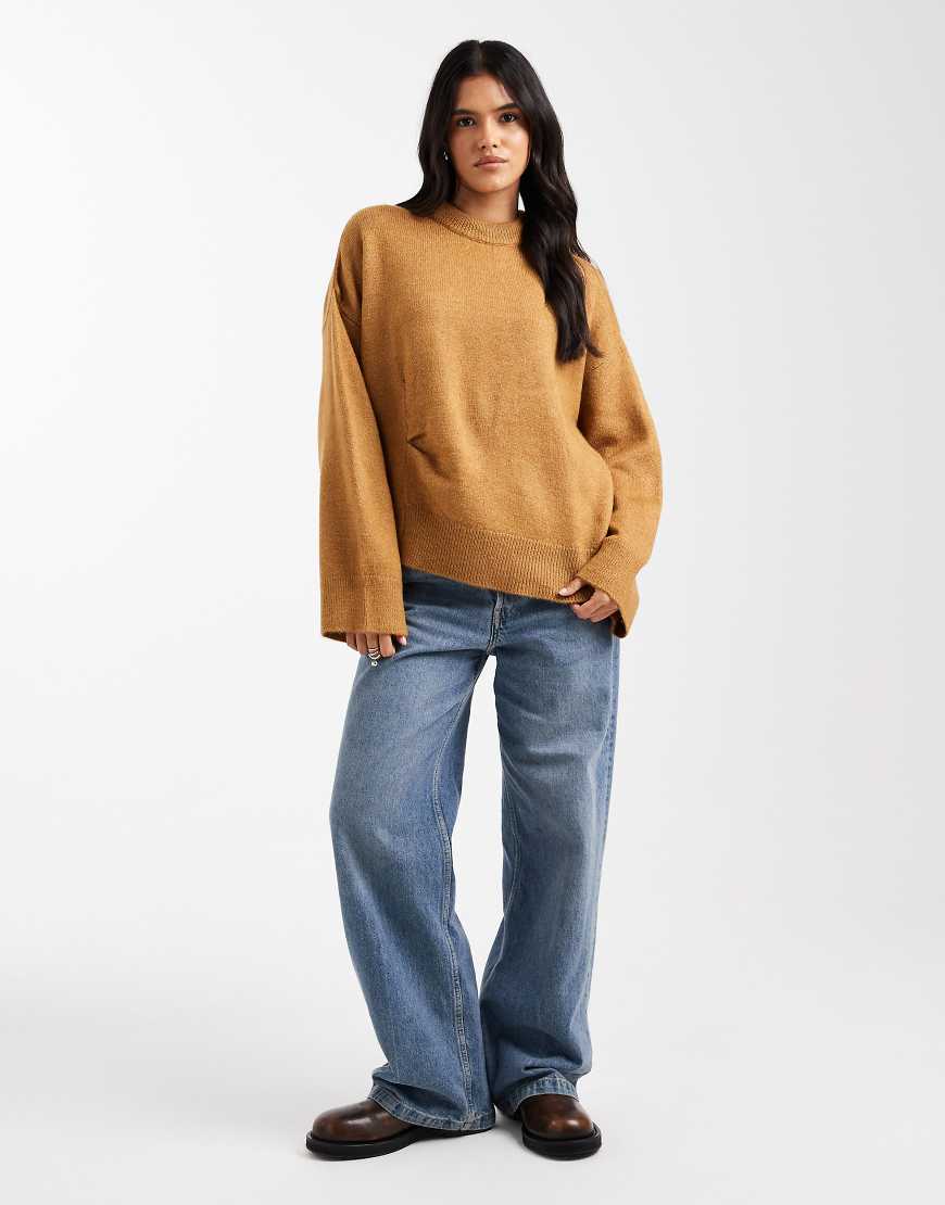 ASOS DESIGN - Pullover in Biskuitbraun mit Saumschlitz und Faltendetail-Neutral von ASOS DESIGN