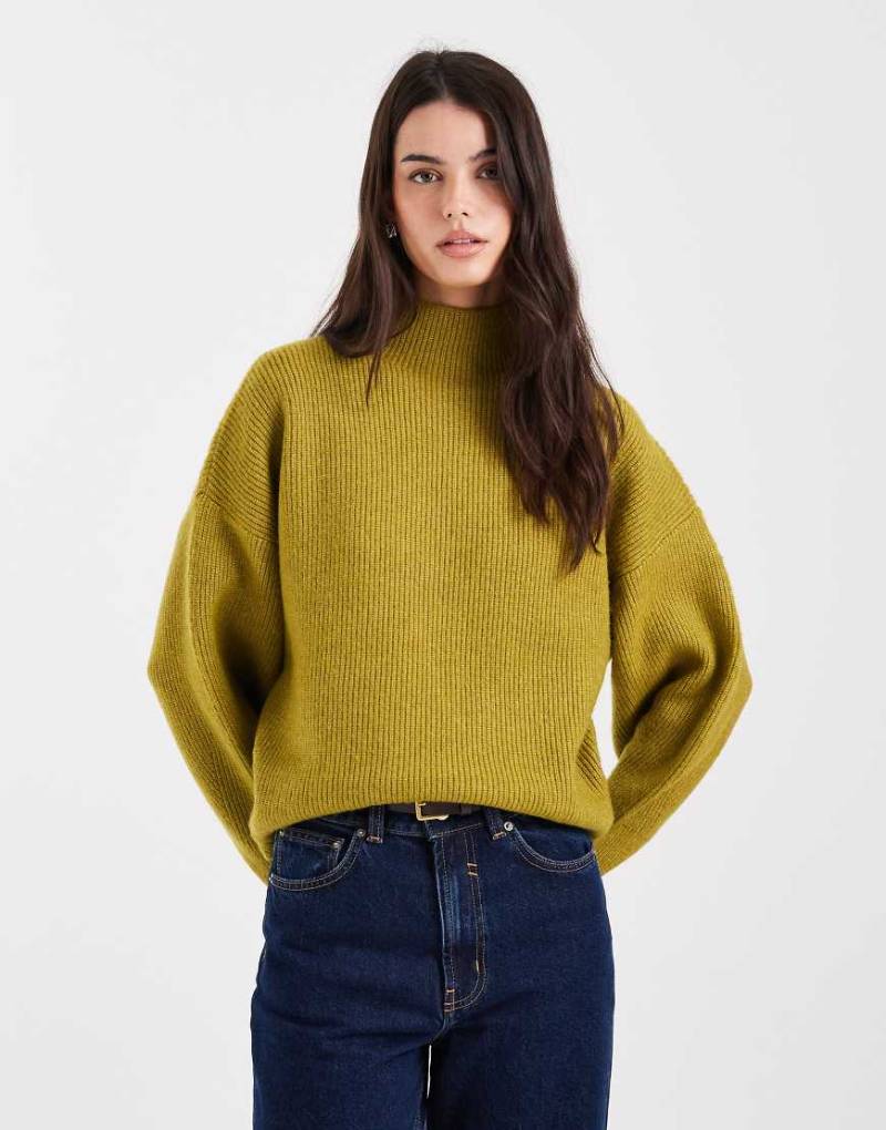 ASOS DESIGN - Pullover in Grün mit Stehkragen und voluminösen Ärmeln von ASOS DESIGN