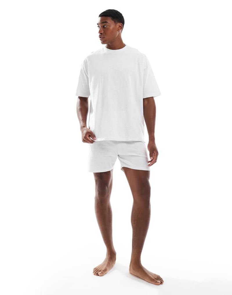 ASOS DESIGN - Pyjama in Hellbeige meliert-Neutral von ASOS DESIGN