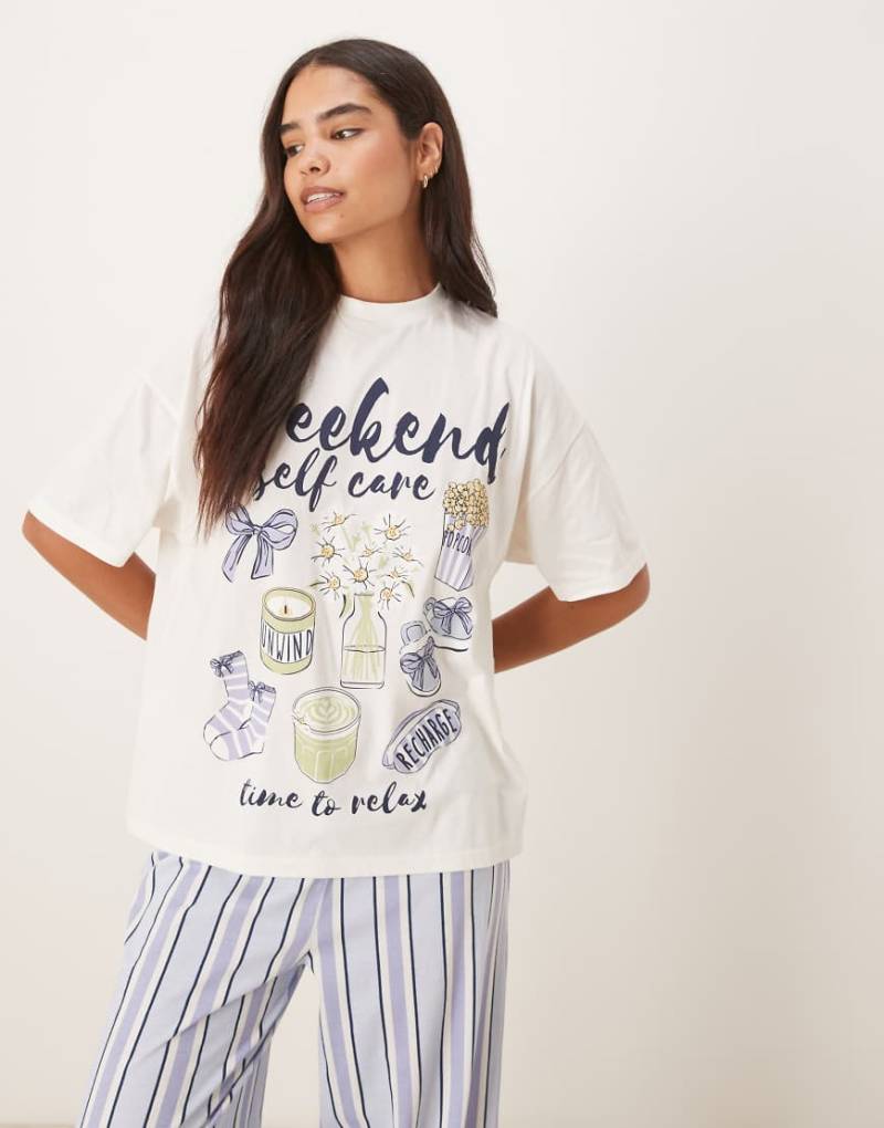 ASOS DESIGN - Pyjama-Set mit Oversize-T-Shirt mit „Weekend Self Care"-Grafik und Hose mit weitem Bein-Grün von ASOS DESIGN