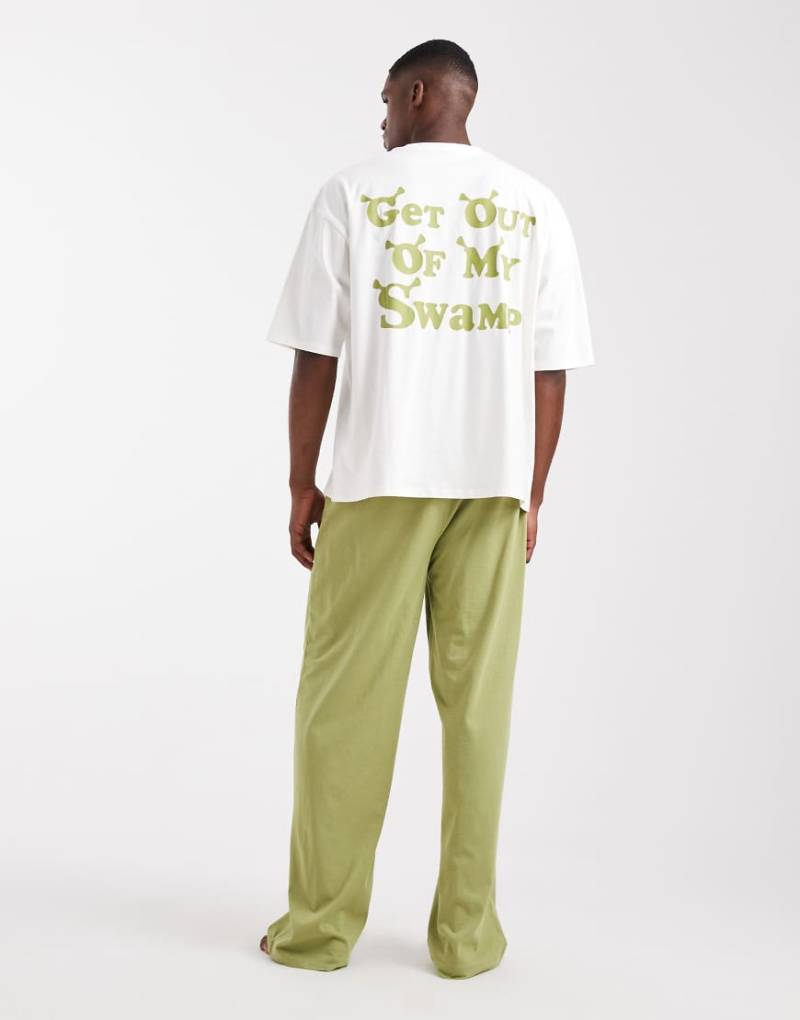 ASOS DESIGN - Pyjama in Grün mit „Shrek"-Prints von ASOS DESIGN