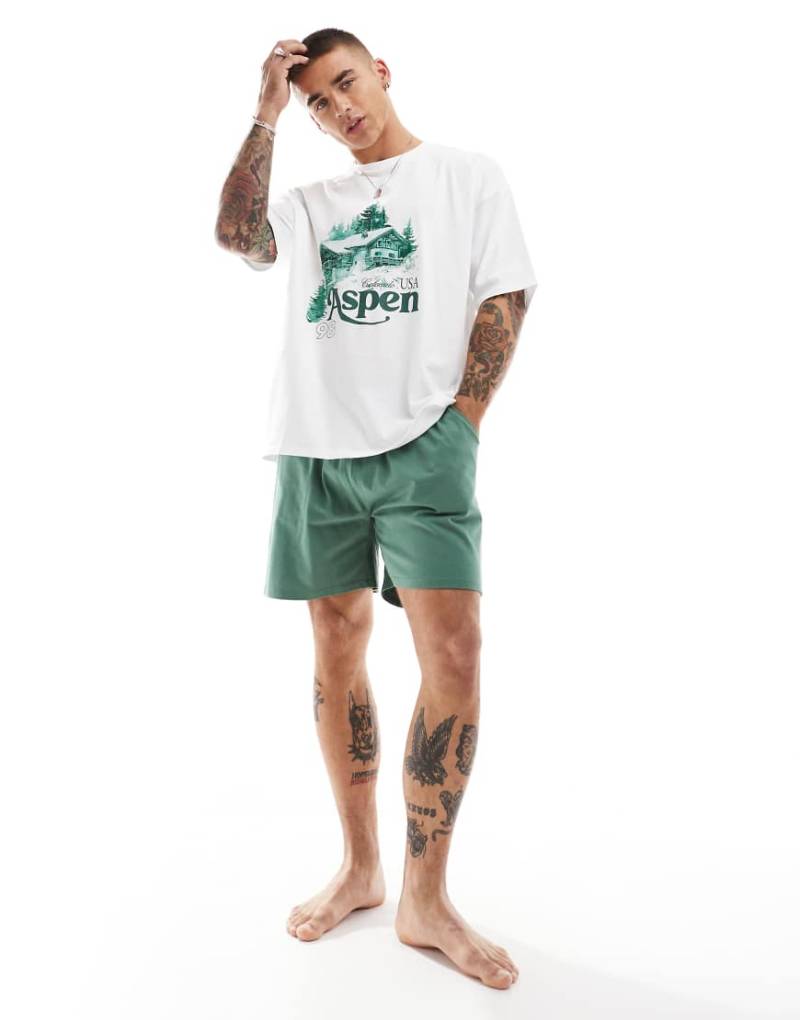 ASOS DESIGN - Pyjama in Grün mit Grafik-Print von ASOS DESIGN