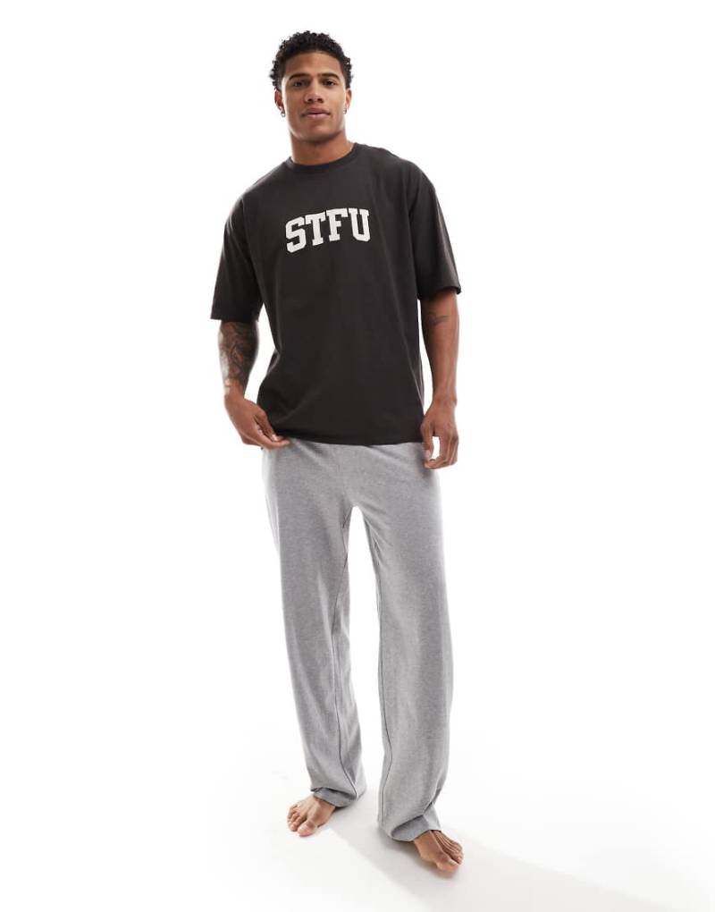 ASOS DESIGN - Pyjama in Schwarz mit „STFU"-Schriftzug-Bunt von ASOS DESIGN