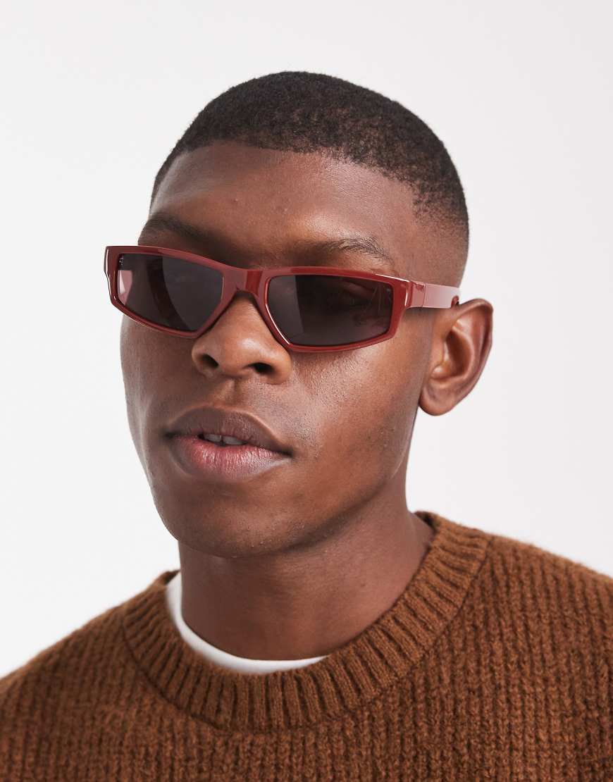 ASOS DESIGN - Racer-Sonnenbrille mit Gläsern und Gestell in Burgunderrot von ASOS DESIGN
