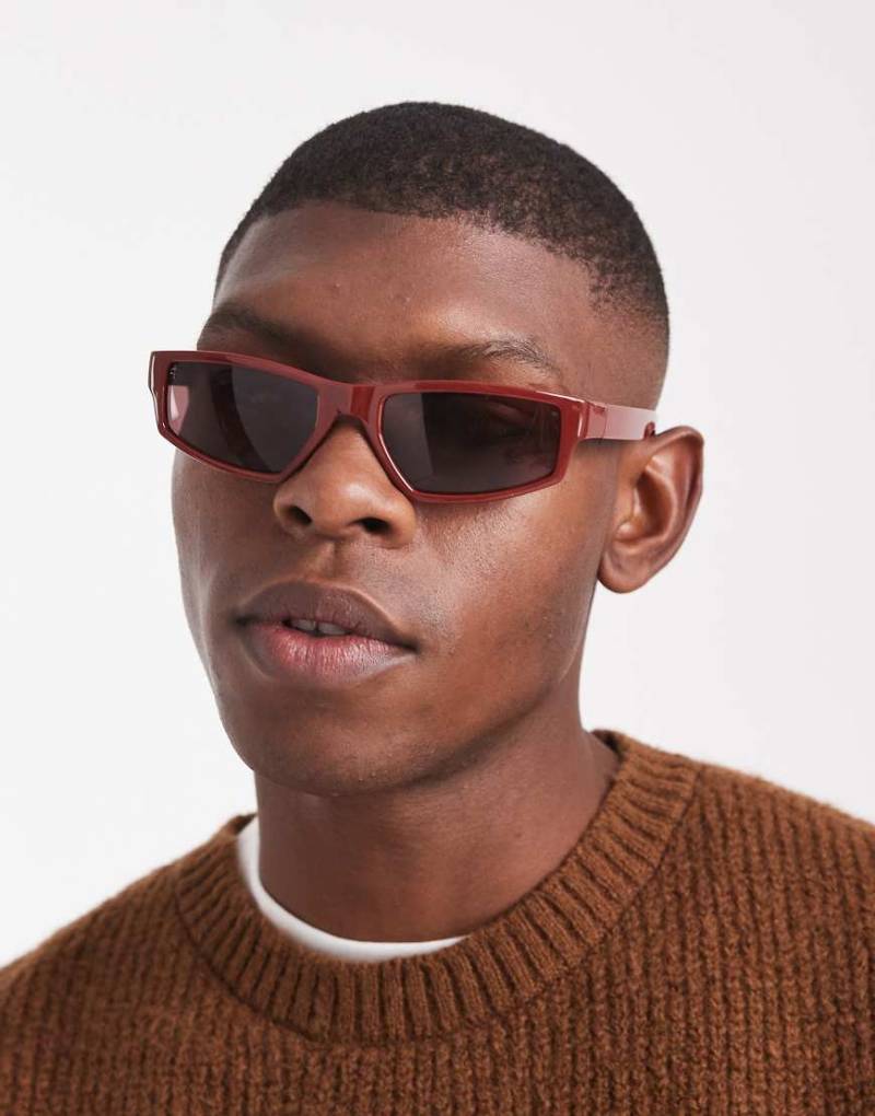 ASOS DESIGN - Racer-Sonnenbrille mit Gläsern und Gestell in Burgunderrot von ASOS DESIGN