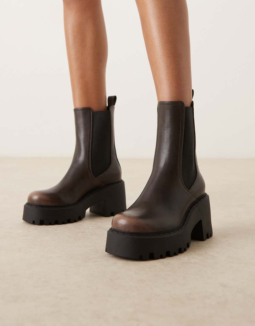 ASOS DESIGN - Rae - Chelsea-Stiefel in Schokobraun mit dicker Sohle und Absatz von ASOS DESIGN