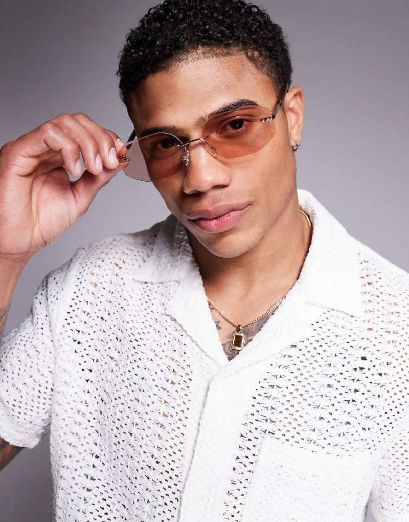 ASOS DESIGN - Randlose Sonnenbrille mit braunen Gläsern und goldfarbenem Metallrahmen von ASOS DESIGN