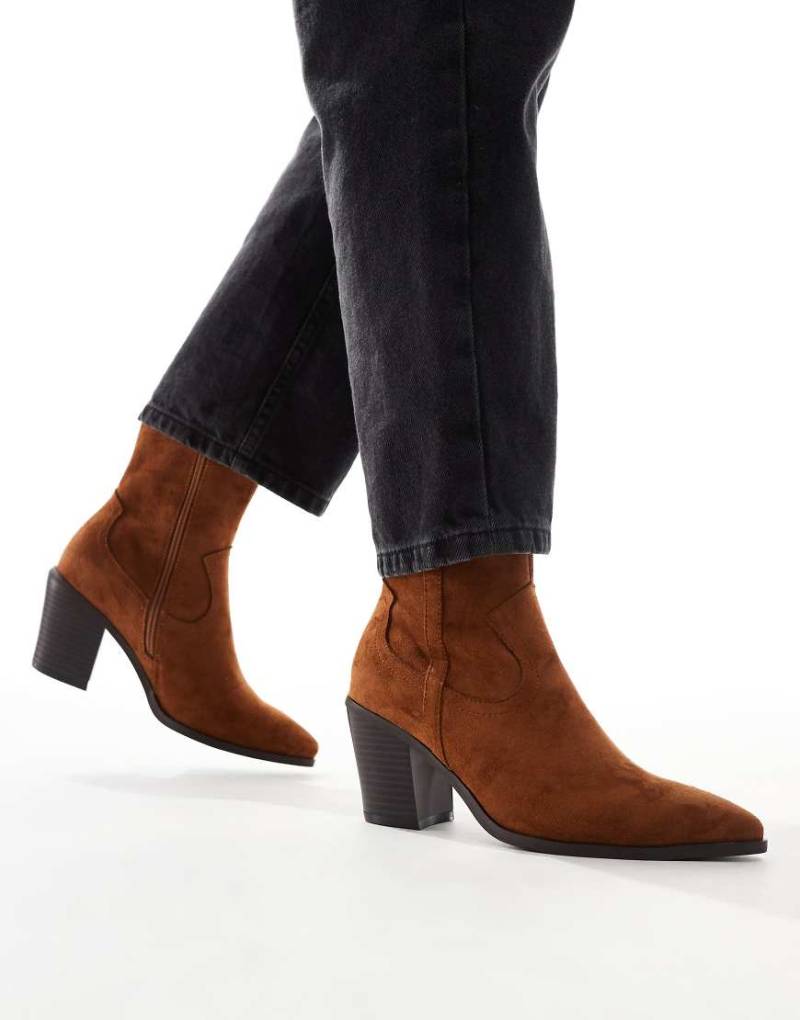 ASOS DESIGN - Rational - Cowboy-Stiefel in Braun mit Absatz von ASOS DESIGN