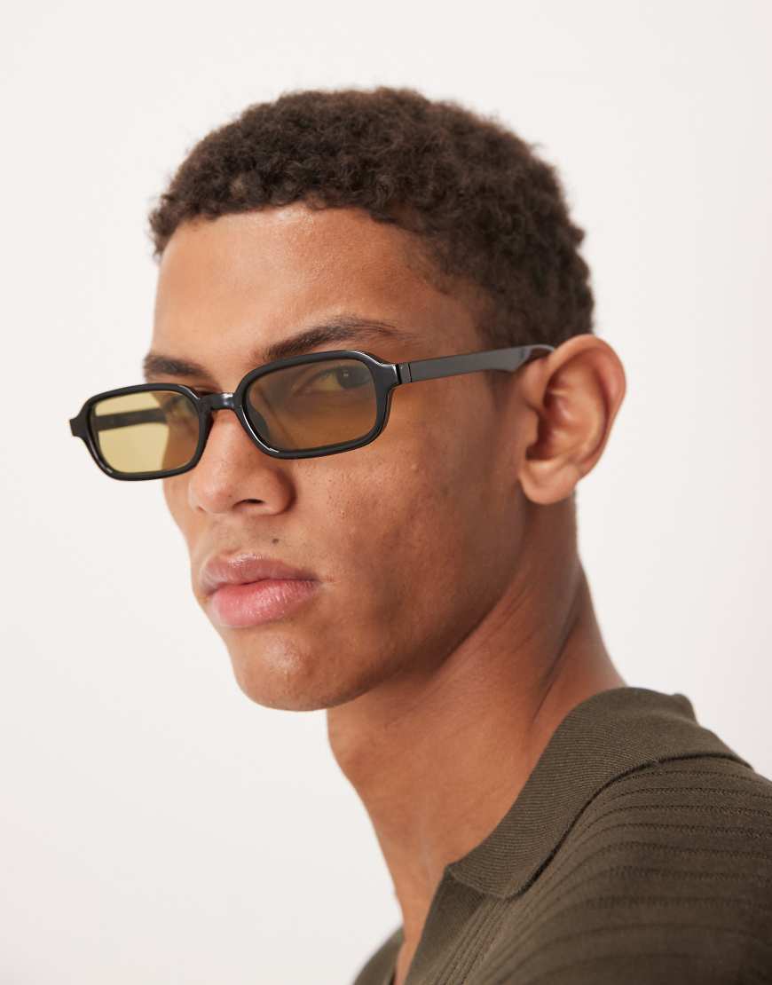 ASOS DESIGN - Rechteckige Sonnenbrille mit schmalem Rahmen in Schwarz und olivgrünen Gläsern von ASOS DESIGN