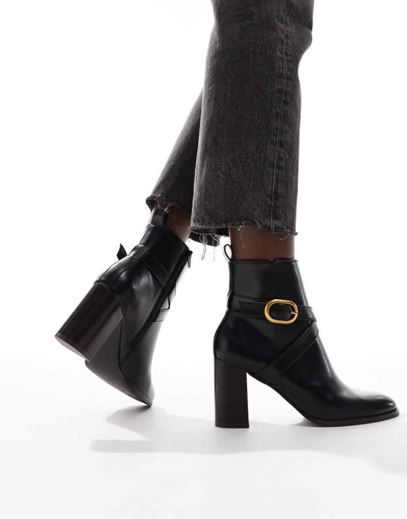 ASOS DESIGN - Regan - Stiefeletten in Schwarz mit halbhohem Absatz und Schnallendetail von ASOS DESIGN