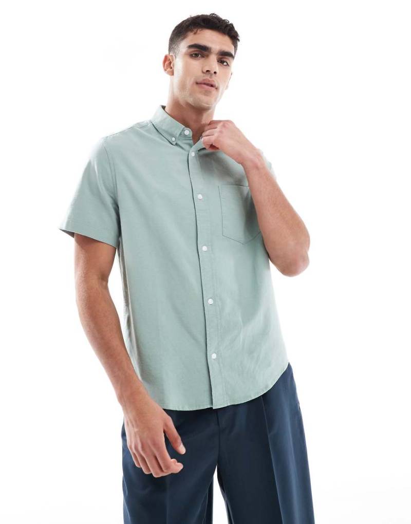 ASOS DESIGN - Regulär geschnittenes, kurzärmliges Oxford-Hemd in Grün von ASOS DESIGN