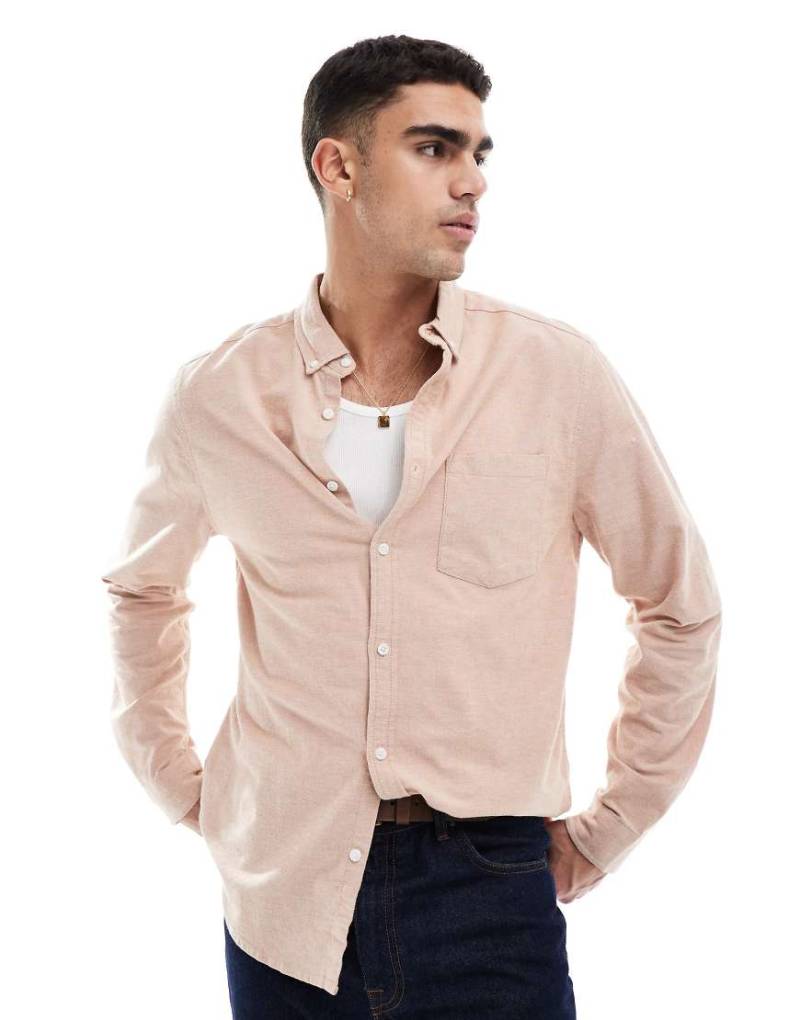 ASOS DESIGN - Regulär geschnittenes Oxford-Hemd in Camel mit Stretchanteil-Braun von ASOS DESIGN