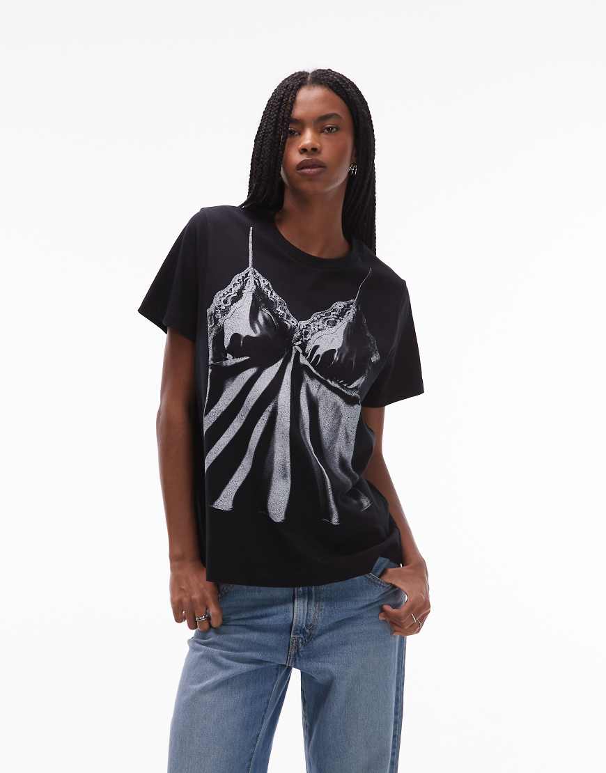 ASOS DESIGN - Regular-Fit-T-Shirt in Schwarz mit Grafikprint mit Camisole-Silhouette von ASOS DESIGN
