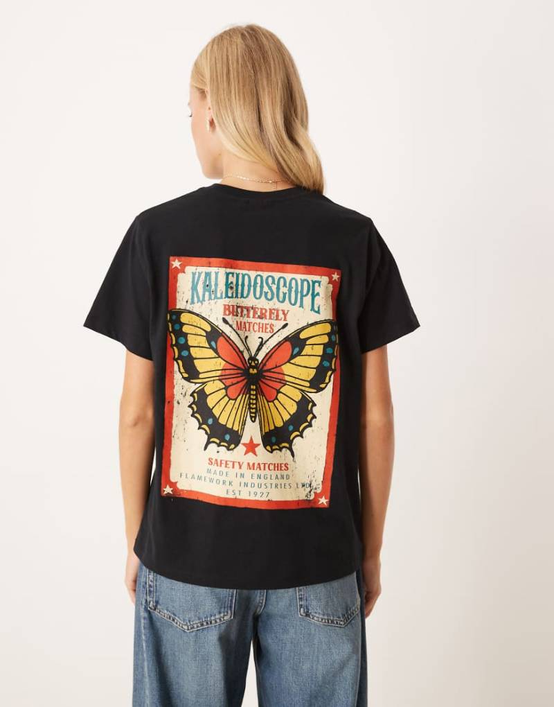 ASOS DESIGN - Regular-Fit-T-Shirt in Schwarz mit Schmetterlings-Grafik von ASOS DESIGN