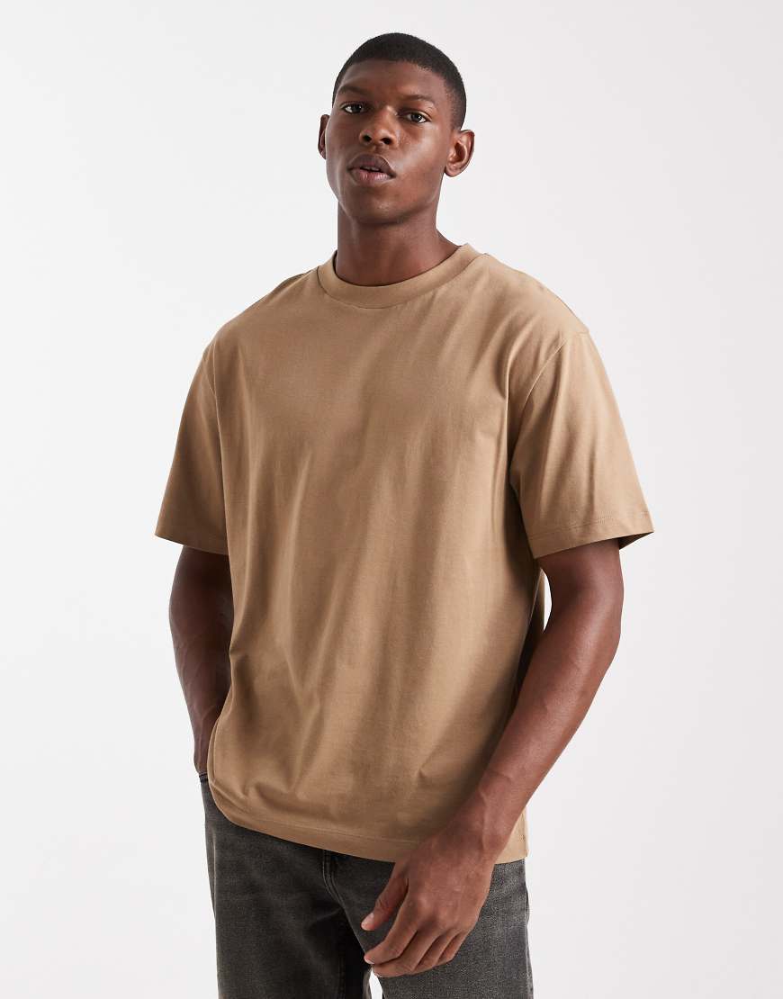 ASOS DESIGN - Relaxed Fit Basic-T-Shirt in Braun-Brown von ASOS DESIGN