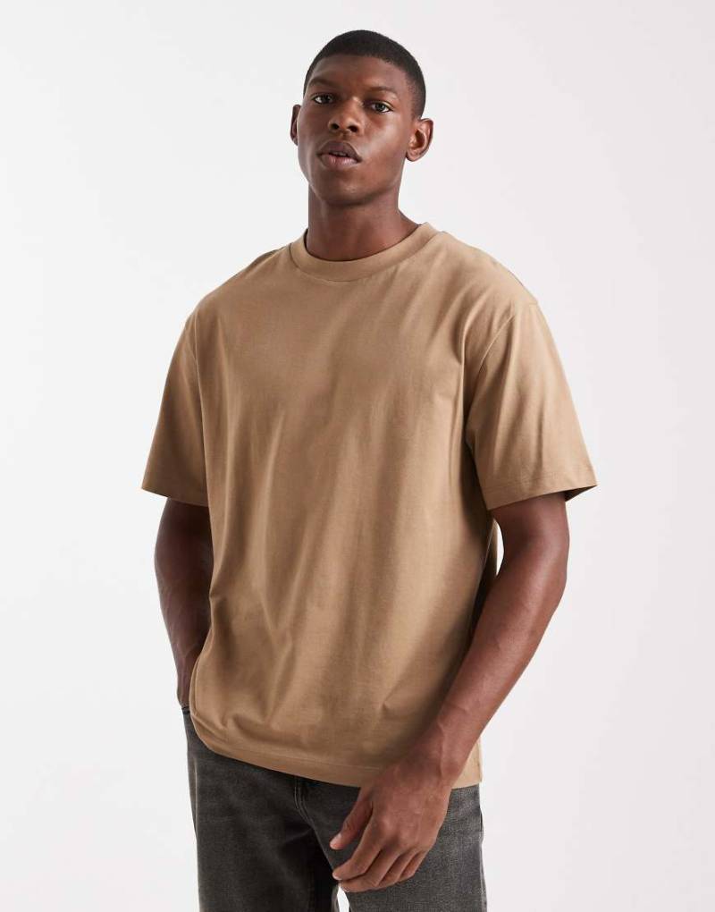 ASOS DESIGN - Relaxed Fit Basic-T-Shirt in Braun-Brown von ASOS DESIGN