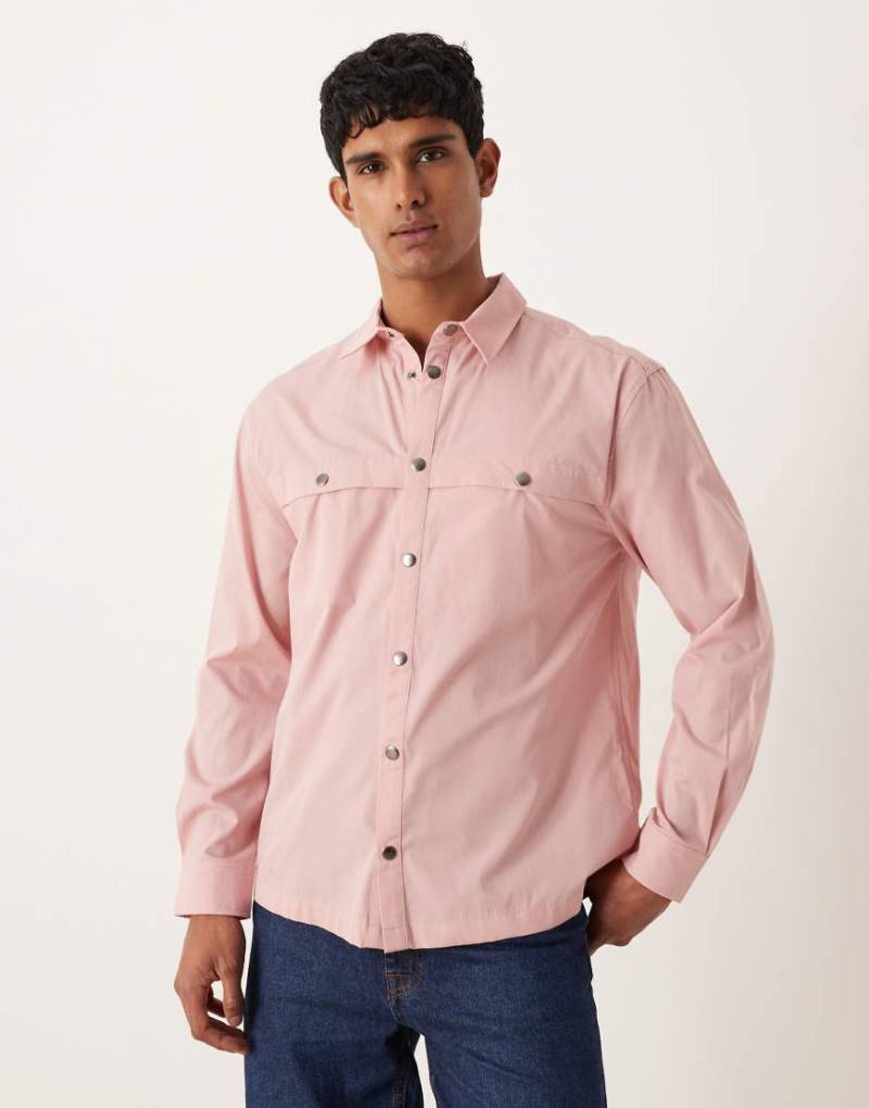 ASOS DESIGN - Relaxed-Fit-Baumwollhemd in Rosa mit Trench-Detail von ASOS DESIGN