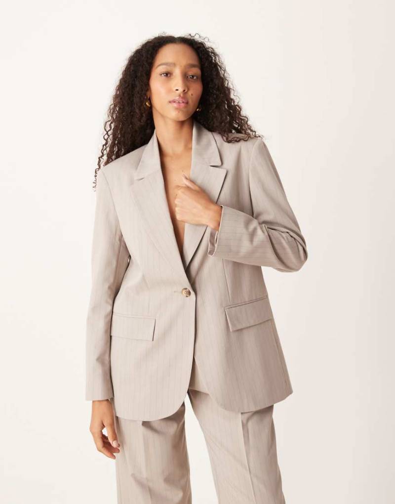 ASOS DESIGN - Relaxed-Fit-Blazer in taupe gestreift, Kombiteil-Brown von ASOS DESIGN