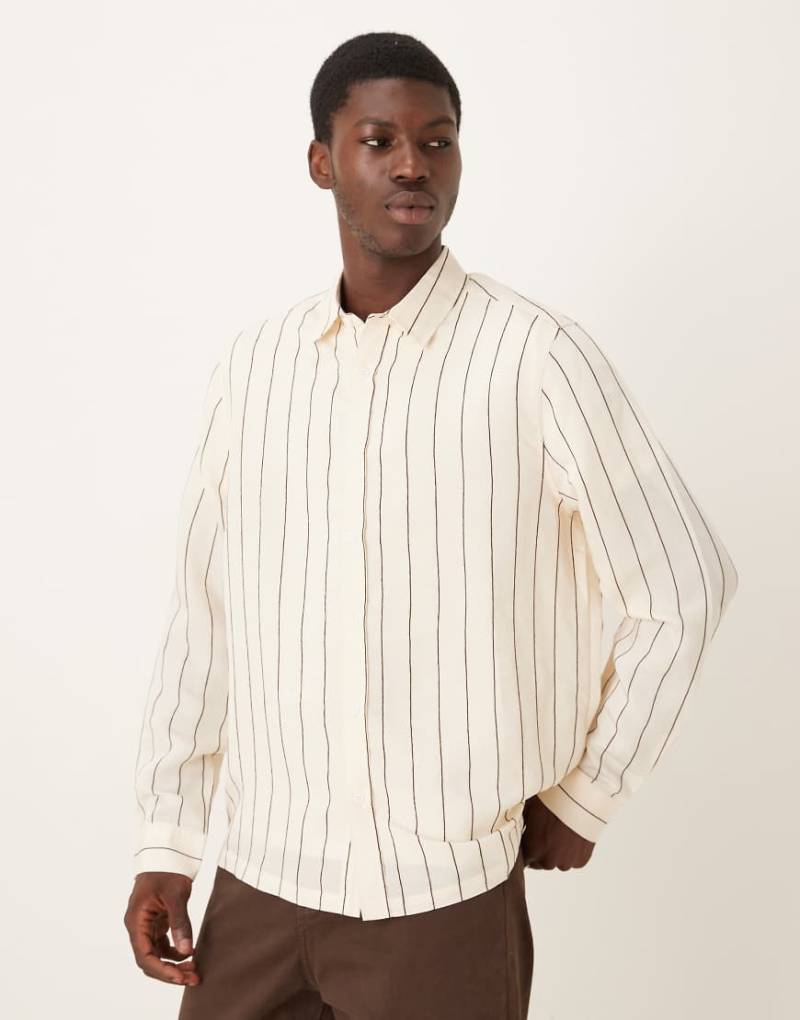 ASOS DESIGN - Locker geschnittenes T-Shirt in Braun mit Strukturstreifen-Brown von ASOS DESIGN