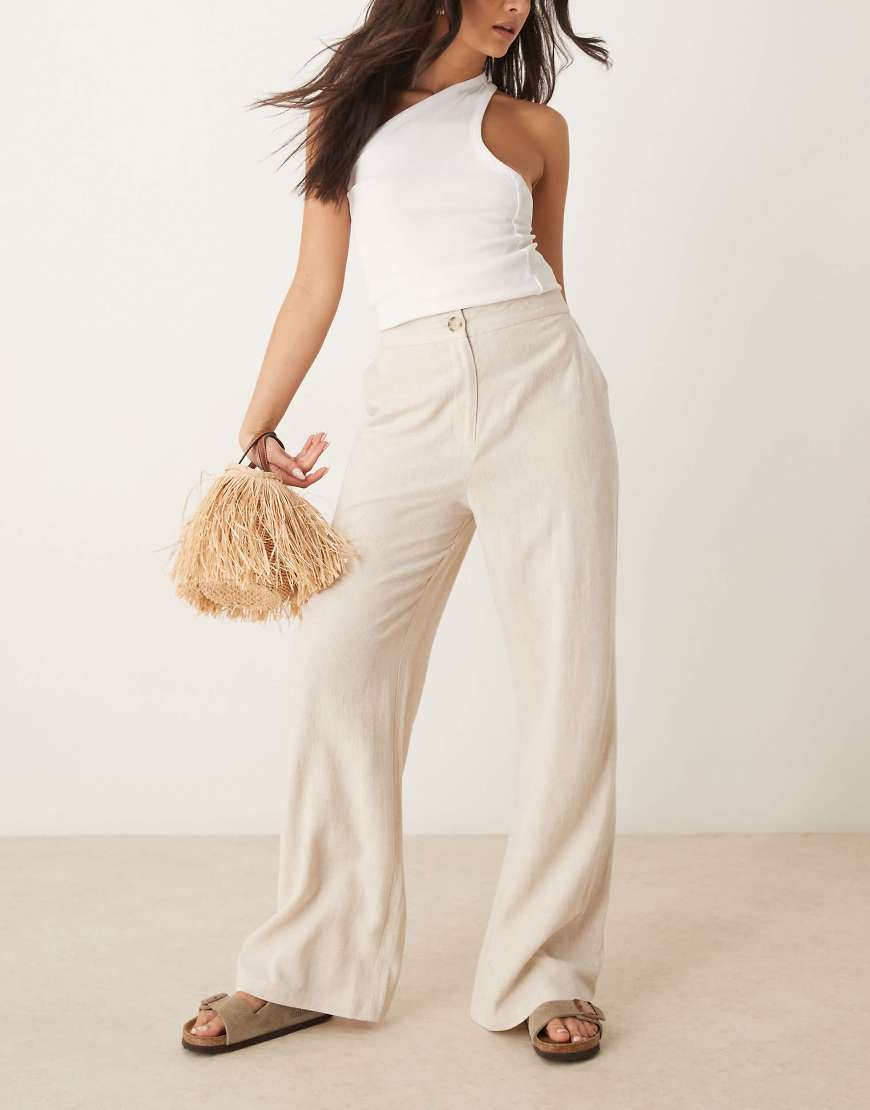ASOS DESIGN - Relaxed Fit Hose in Stein mit Leinenanteil und geradem Schnitt-Neutral von ASOS DESIGN