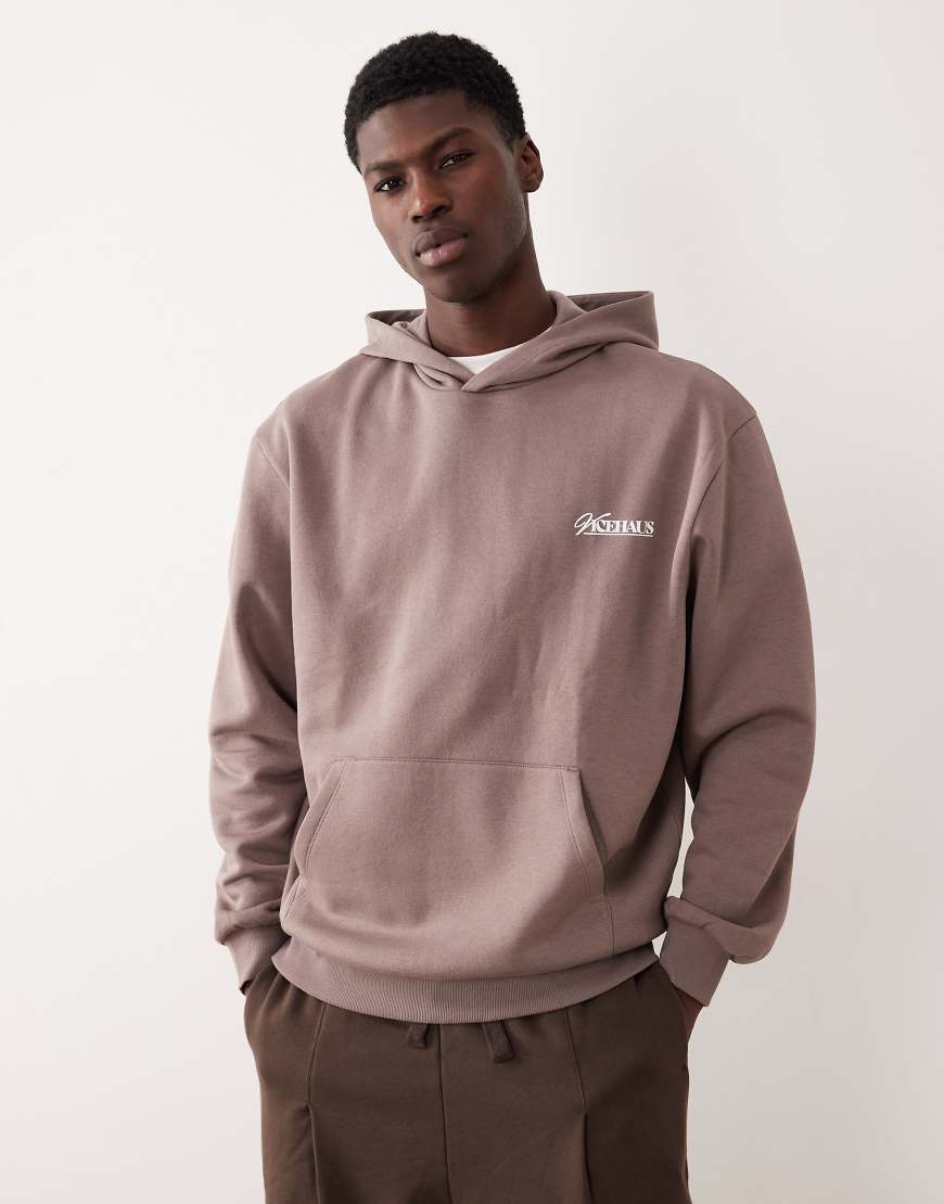 ASOS DESIGN - Relaxed Fit Kapuzenpullover in Braun mit Print auf der Brust-Brown von ASOS DESIGN