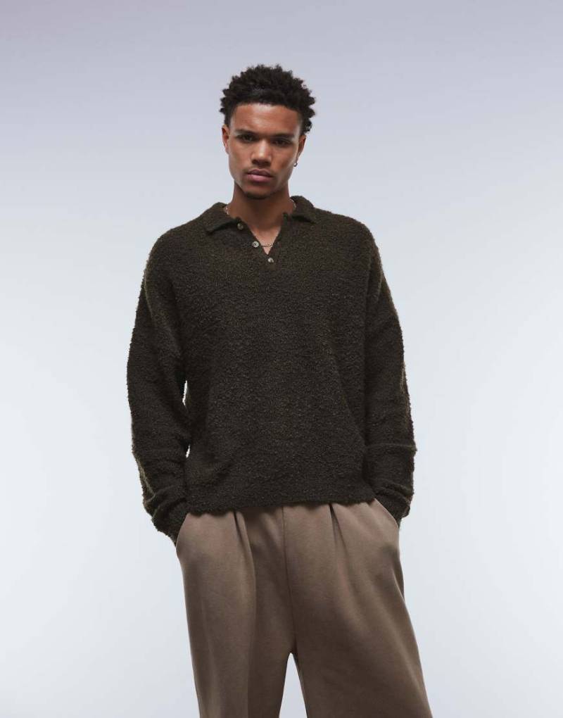 ASOS DESIGN - Relaxed-Fit-Polohemd aus Bouclé-Strick in Grau von ASOS DESIGN