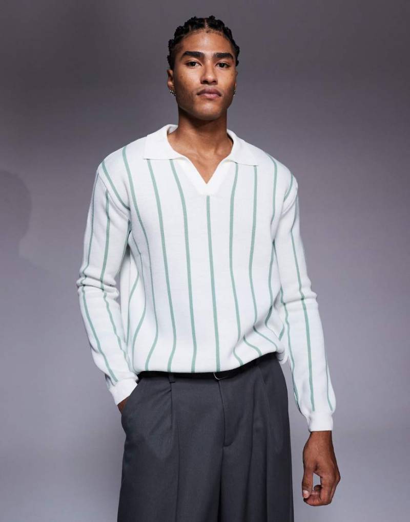 ASOS DESIGN - Relaxed-Fit-Polohemd aus Strick in ecru gestreift mit eingekerbtem Ausschnitt-Weiß von ASOS DESIGN
