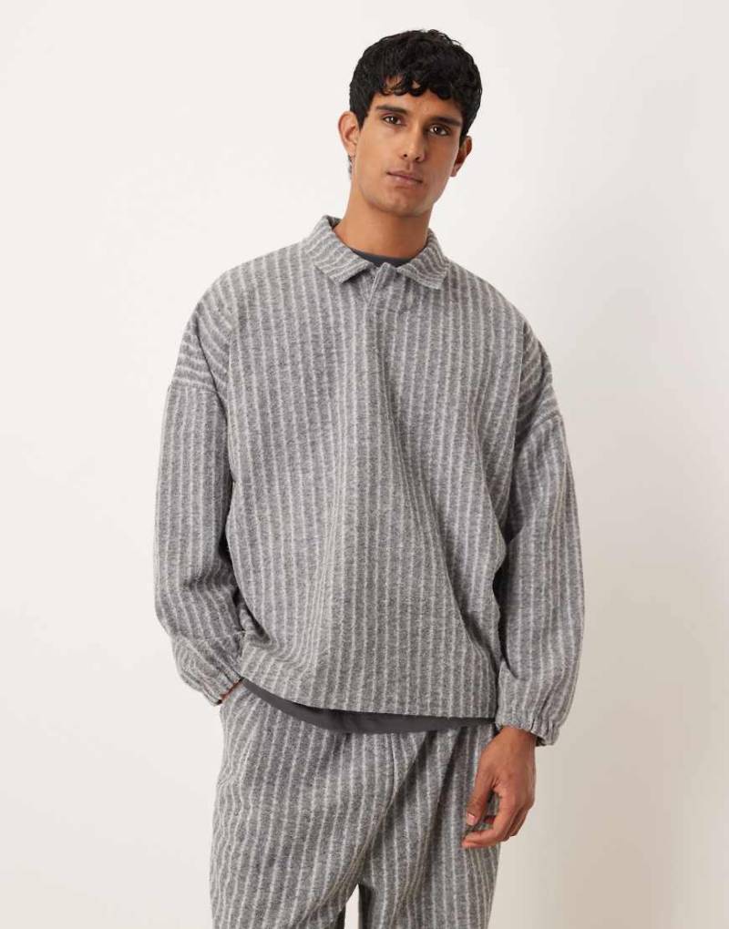 ASOS DESIGN - Relaxed-Fit-Sweatshirt in grauer Wolloptik mit Polokragen, Kombiteil von ASOS DESIGN