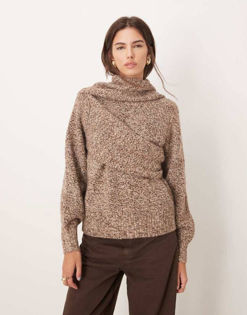 ASOS DESIGN - Relaxed-Fit-Pullover in braun meliert mit Schaldetail-Brown von ASOS DESIGN