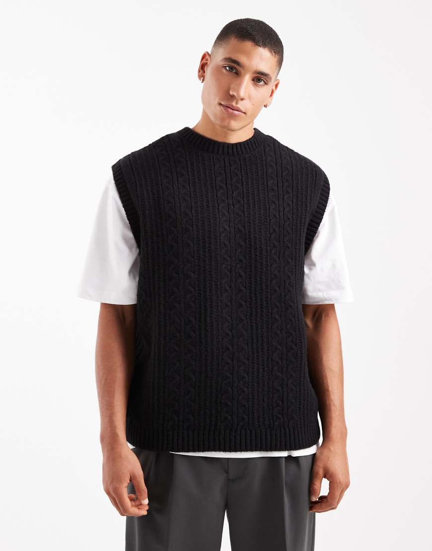 ASOS DESIGN - Relaxed-Fit-Pullunder aus Strick in Schwarz mit Zopfmuster von ASOS DESIGN