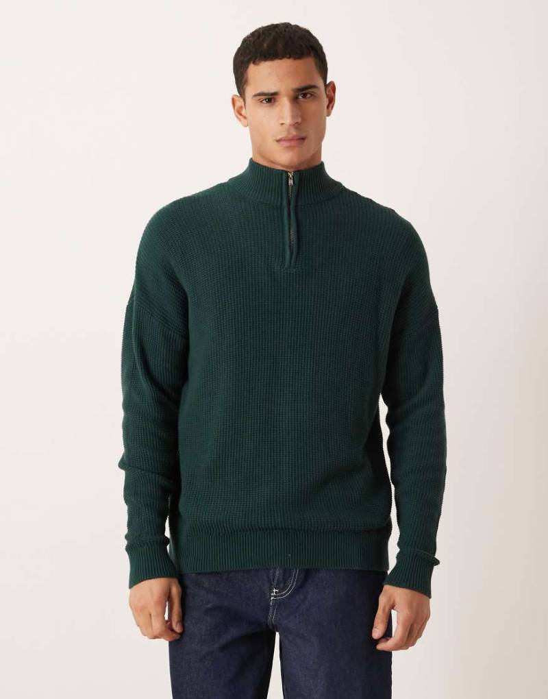 ASOS DESIGN - Relaxed-Fit-Strickpullover aus Pikee in Dunkelgrün mit Stehkragen von ASOS DESIGN