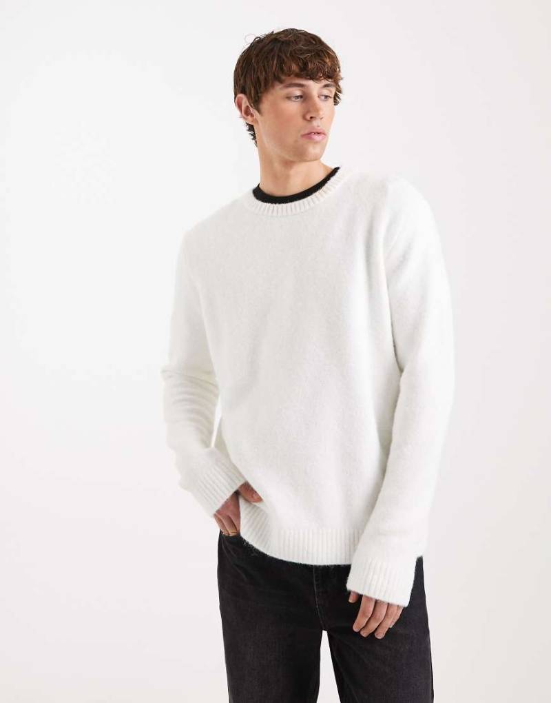 ASOS DESIGN - Relaxed-Fit-Strickpullover in Ecru mit Rundhalsausschnitt-Weiß von ASOS DESIGN