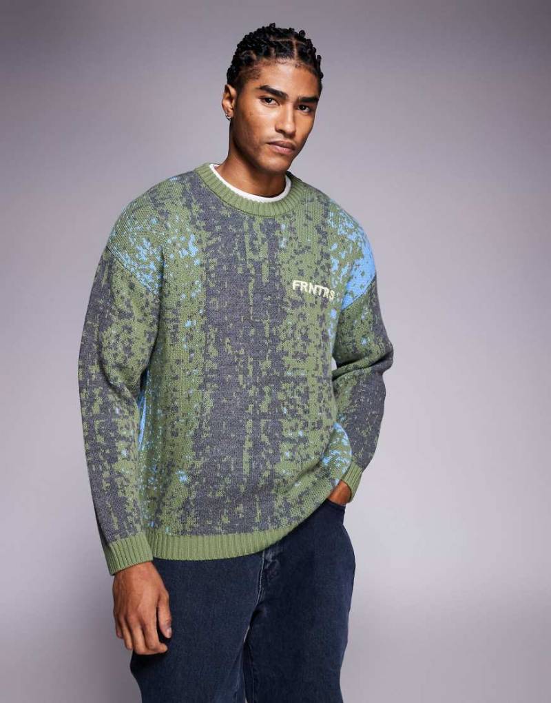 ASOS DESIGN - Relaxed-Fit-Strickpullover mit „FRNTRS"-Stickerei und mehrfarbigem Farbverlauf-Bunt von ASOS DESIGN