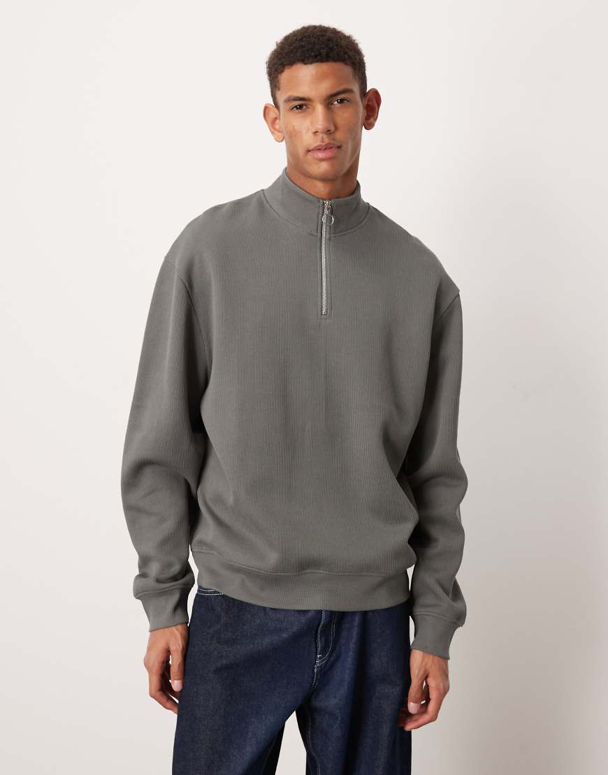 ASOS DESIGN - Relaxed-Fit-Sweatshirt in Anthrazit mit kurzem Reißverschluss-Grau von ASOS DESIGN